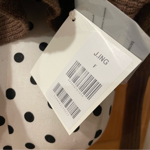 J. ING Split Back Sweater Size Small! - Picture 3 of 4